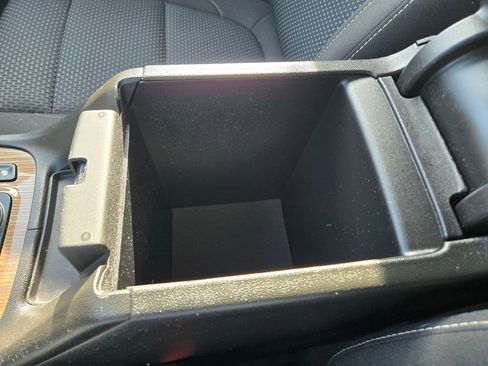 Used 2023 GMC Acadia SLE w/ Driver Convenience Package image 12