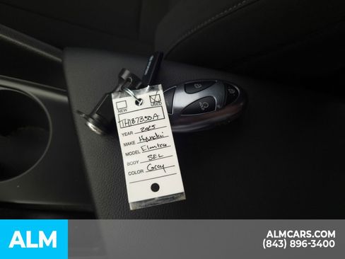Used 2025 Hyundai Elantra Sport image 36