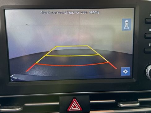 Used 2023 Hyundai Elantra SEL FWD image 18