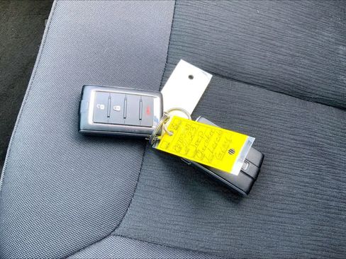 Used 2023 Jeep Grand Cherokee L Laredo image 15