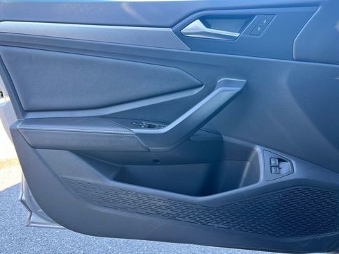 Used 2024 Volkswagen Jetta SE image 15