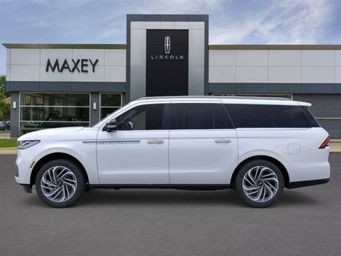 New 2026 Lincoln Navigator L Reserve AWD/4WD image 49