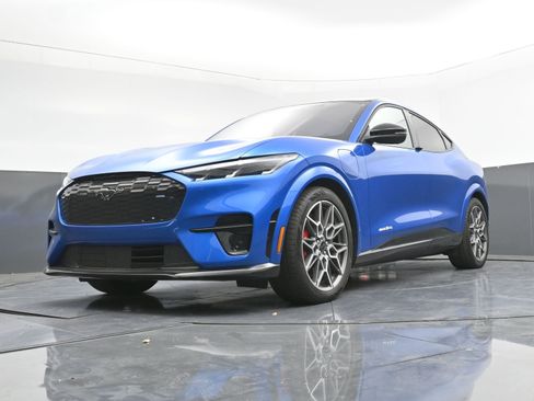 Used 2025 Ford Mustang Mach-E GT image 30