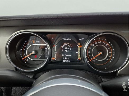 Used 2019 Jeep Wrangler Unlimited Sahara image 18