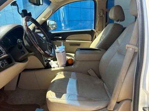 Used 2012 GMC Yukon XL Denali RWD image 7
