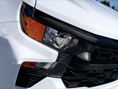 Used 2022 Chevrolet Silverado 1500 Custom image 25