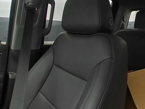 Used 2023 Chevrolet Silverado 1500 LT Trail Boss w/ LT Trail Boss Premium Package AWD/4WD image 9
