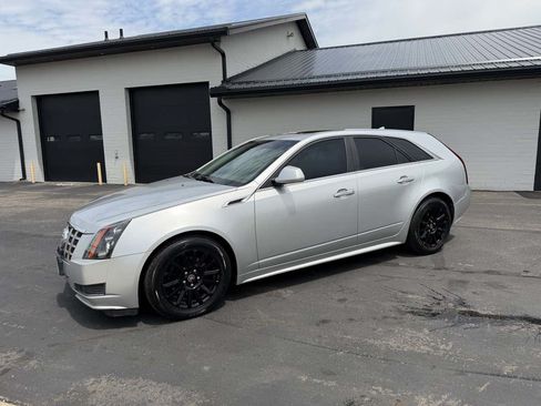 Used 2013 Cadillac CTS Luxury AWD/4WD image 2