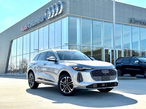 New 2025 Audi Q5 Premium Plus image 2