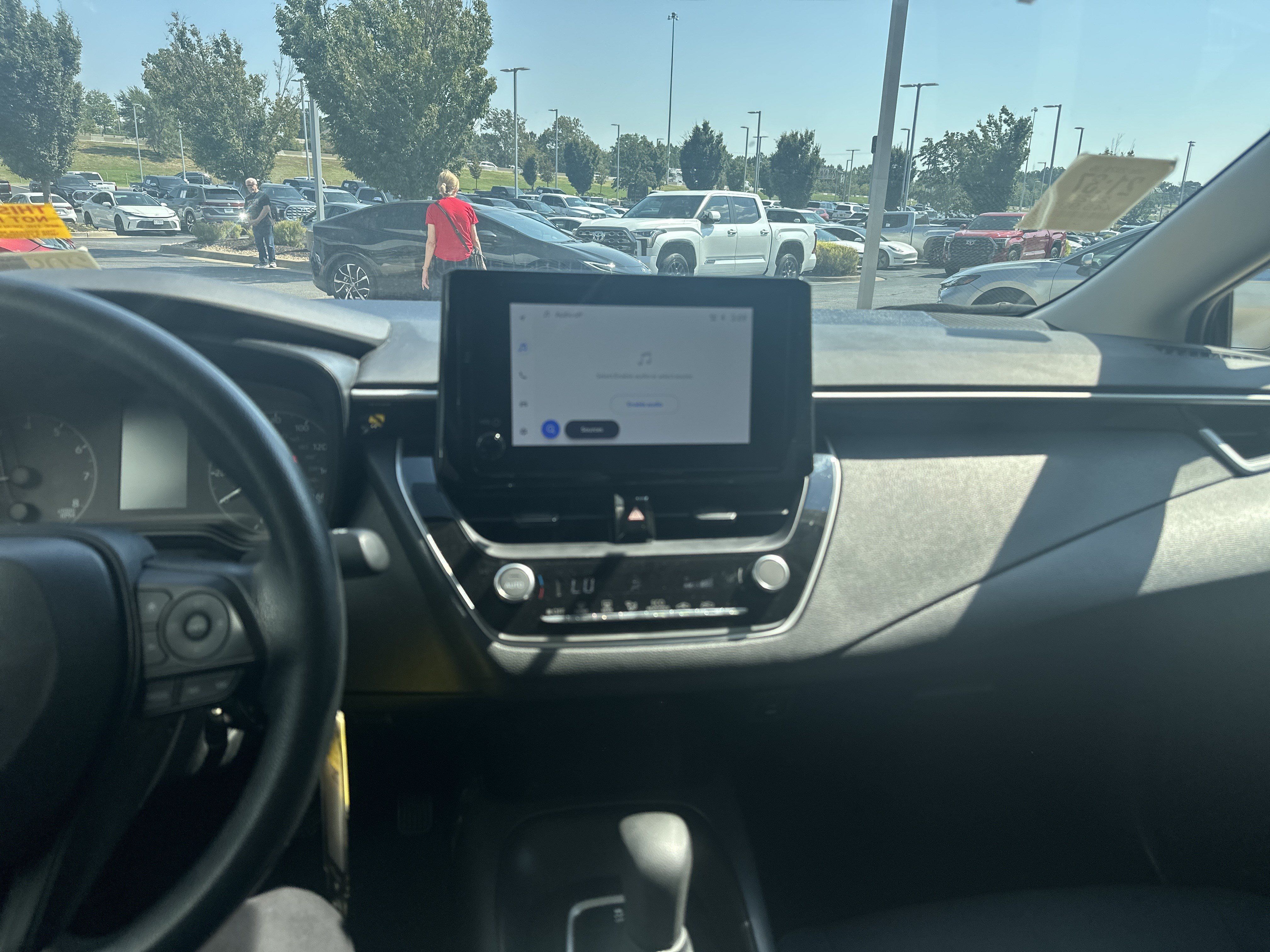Used 2025 Toyota Corolla LE FWD image 22