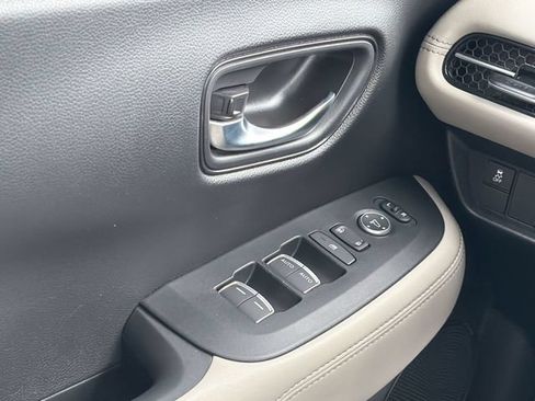 Used 2025 Honda HR-V EX-L image 17