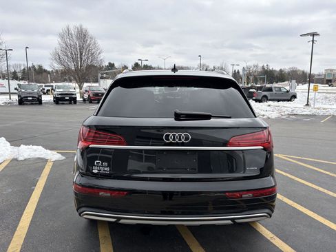 Used 2021 Audi Q5 Premium w/ Convenience Package image 5