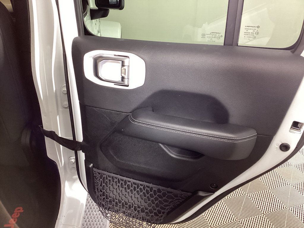 Used 2020 Jeep Wrangler Unlimited Sahara AWD/4WD image 10