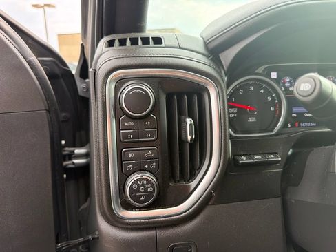 Used 2019 Chevrolet Silverado 1500 High Country w/ Technology Package AWD/4WD image 12