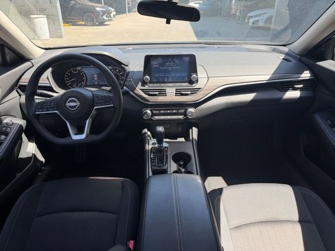 Used 2025 Nissan Altima 2.5 SV image 33