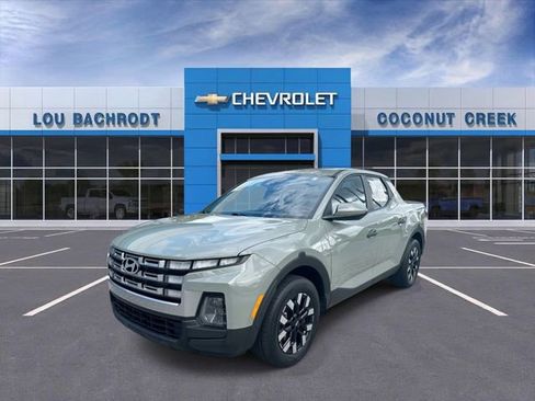 Used 2025 Hyundai Santa Cruz SE FWD image 4