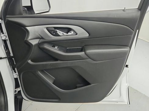 Certified 2023 Chevrolet Traverse LT FWD image 28