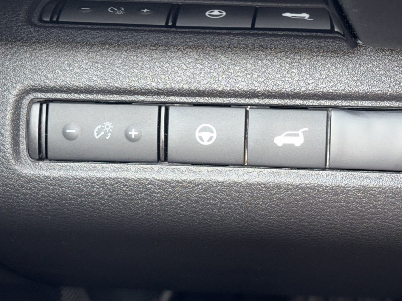Certified 2025 Nissan Pathfinder SV FWD image 29