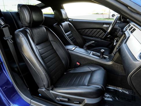 Used 2013 Ford Mustang GT Premium w/ Comfort Pkg image 30