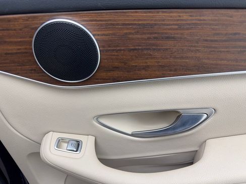 Used 2022 Mercedes-Benz GLC 300 GLC 300 NAV,CAM,PANO,HTD STS,B w/ Premium Package Lite image 41