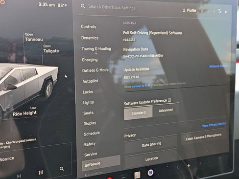 Used 2025 Tesla Cybertruck AWD Crew Cab image 20