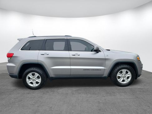 Used 2017 Jeep Grand Cherokee Laredo w/ Quick Order Package 23E AWD/4WD image 21