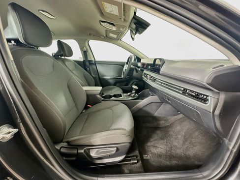 Used 2025 Kia K4 FWD image 29