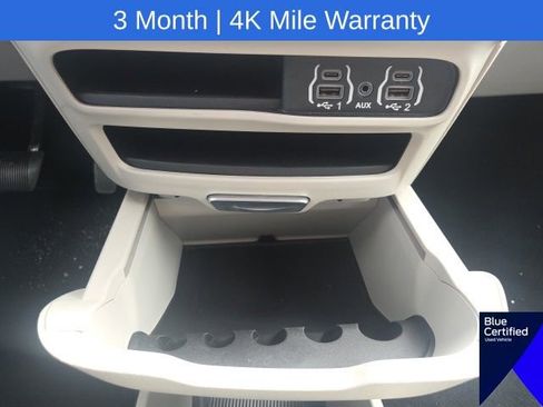 Used 2023 Chrysler Pacifica Touring-L FWD image 38