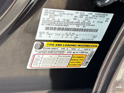 Used 2025 Ford Expedition Active AWD/4WD image 42