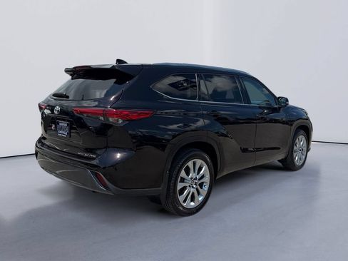 Used 2020 Toyota Highlander Limited AWD/4WD image 3