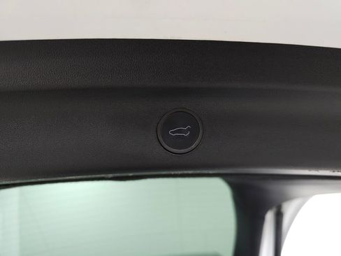 Used 2024 Tesla Model Y Long Range AWD/4WD image 7