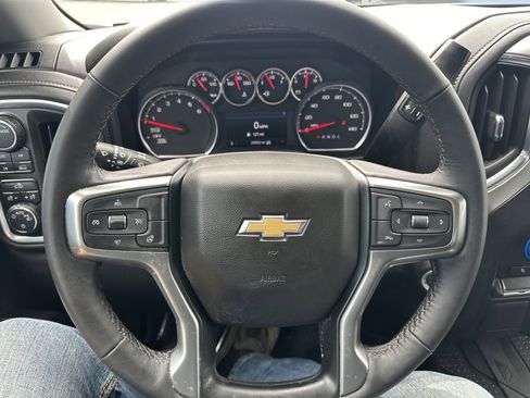 Certified 2022 Chevrolet Silverado 1500 LT AWD/4WD image 12