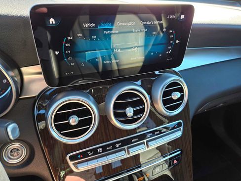 Used 2020 Mercedes-Benz GLC 300 4MATIC image 27