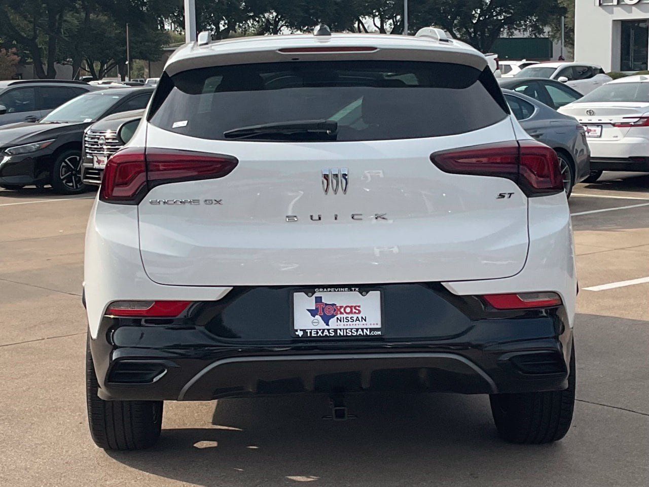 Used 2024 Buick Encore GX Sport Touring FWD image 5
