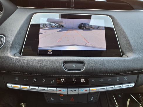 Used 2023 Cadillac XT4 Luxury w/ Cold Weather Package FWD image 24