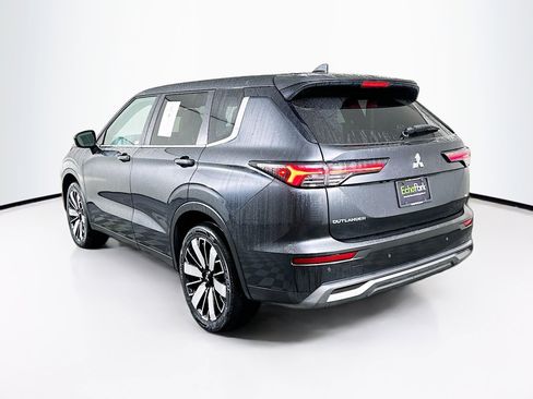 Used 2025 Mitsubishi Outlander SE image 5