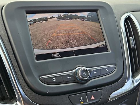 Used 2024 Chevrolet Equinox LT AWD/4WD image 16