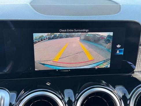 Used 2023 Mercedes-Benz GLB 250 4MATIC image 25