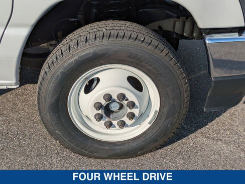 New 2025 Ford E-450 and Econoline 450 Super Duty w/ Power Equipment Group image 12