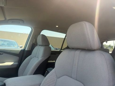 Used 2023 Honda Pilot LX image 9