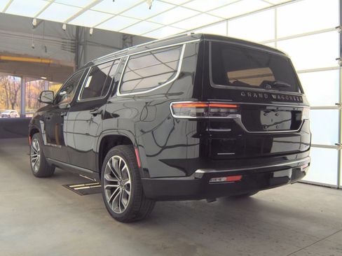Used 2022 Jeep Grand Wagoneer Series III w/ Rear Seat Video Group 1 image 9
