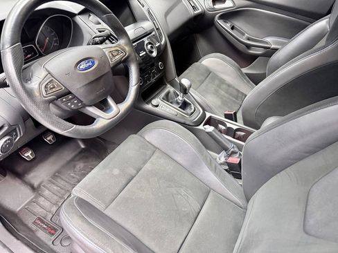 Used 2016 Ford Focus RS AWD/4WD image 9