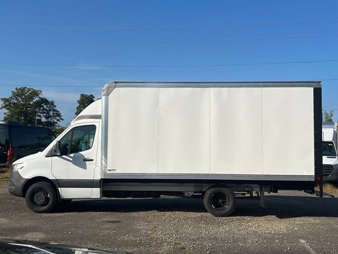 Used 2024 Mercedes-Benz Sprinter 4500 image 5