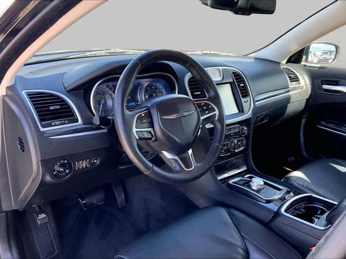 Used 2016 Chrysler 300 Limited RWD image 18