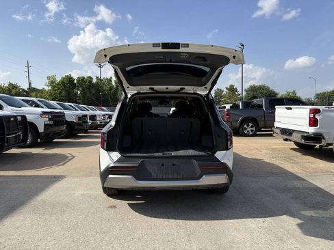 Used 2024 Kia EV9 Light Long Range RWD image 40