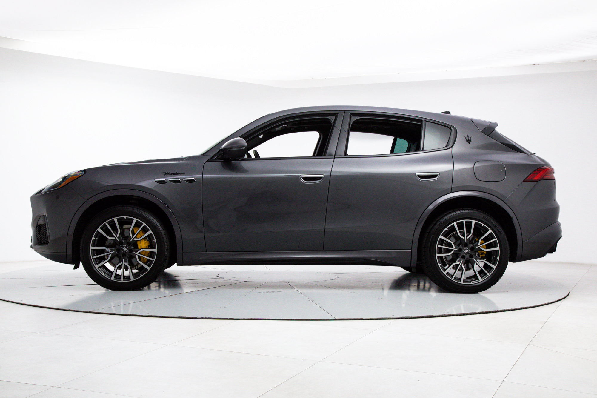 Certified 2023 Maserati Grecale Modena AWD/4WD image 2