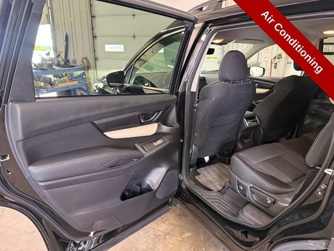 Used 2022 Subaru Ascent Premium w/ Convenience Package AWD/4WD image 29