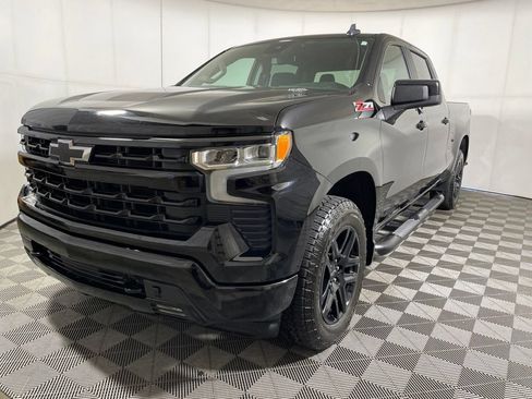 Used 2024 Chevrolet Silverado 1500 RST w/ Z71 Off-Road Package AWD/4WD image 4