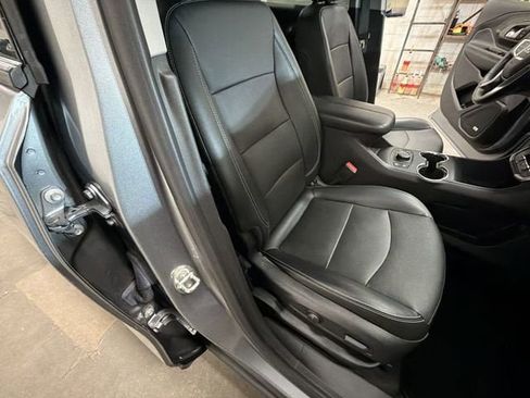 Used 2023 GMC Terrain SLT w/ Infotainment Package II image 27