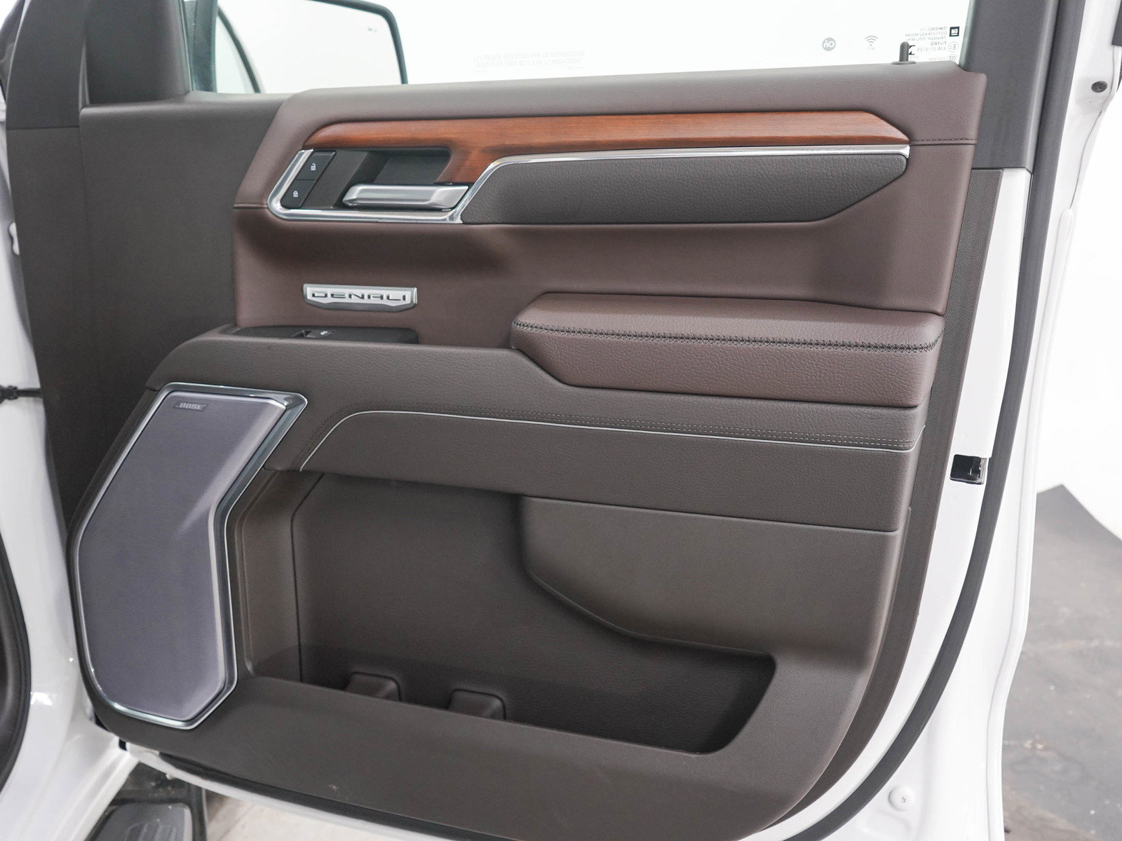 Used 2023 GMC Sierra 1500 Denali AWD/4WD image 11
